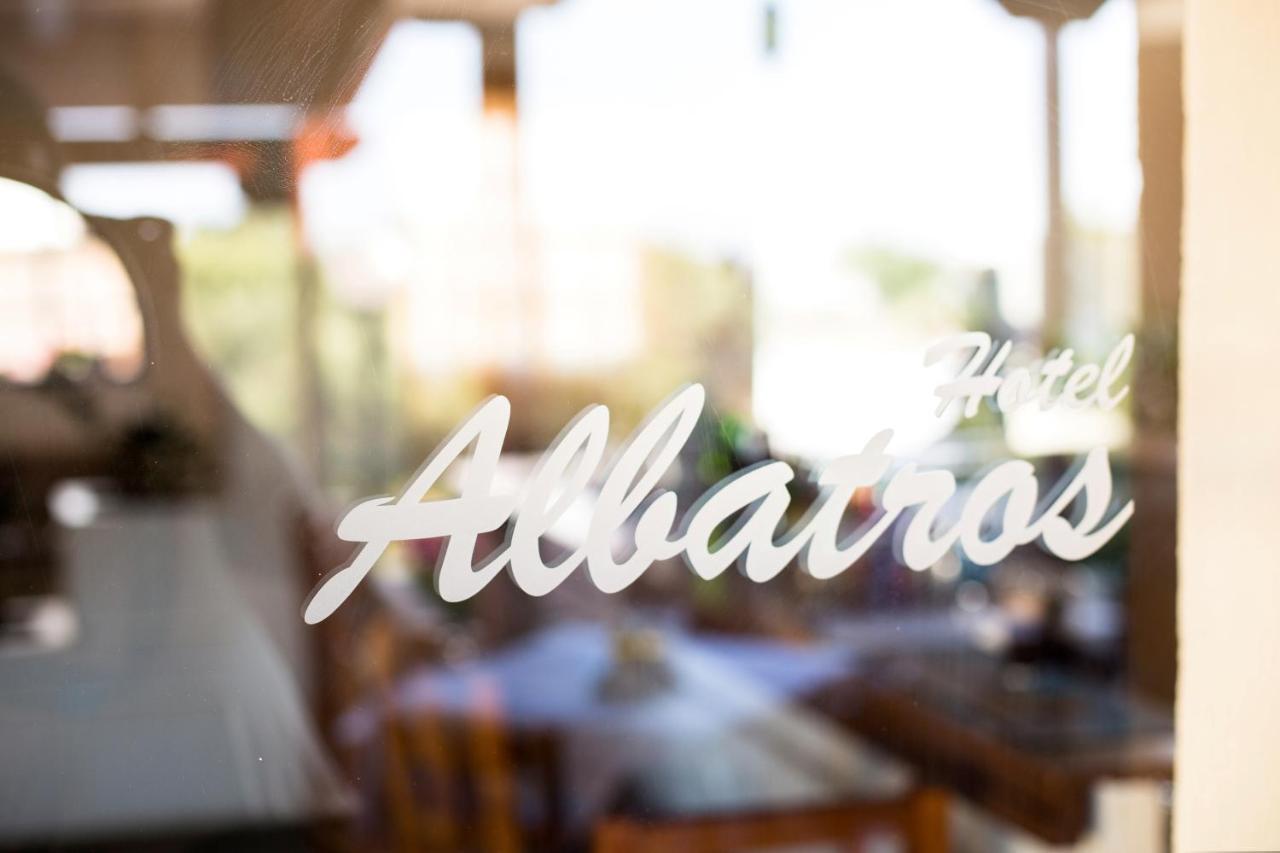 Albatross Hotel マレメ エクステリア 写真